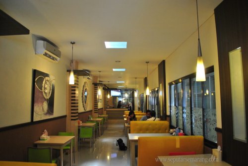Interior Restoran Tiga Durian Semarang